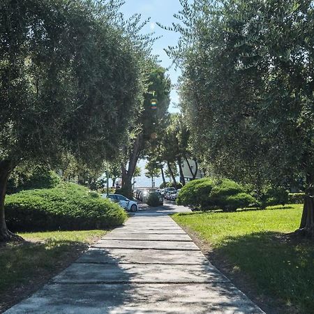 Appartamento Floriana Desenzano del Garda Esterno foto