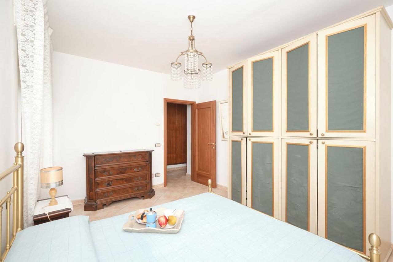 Appartamento Floriana Desenzano del Garda Esterno foto