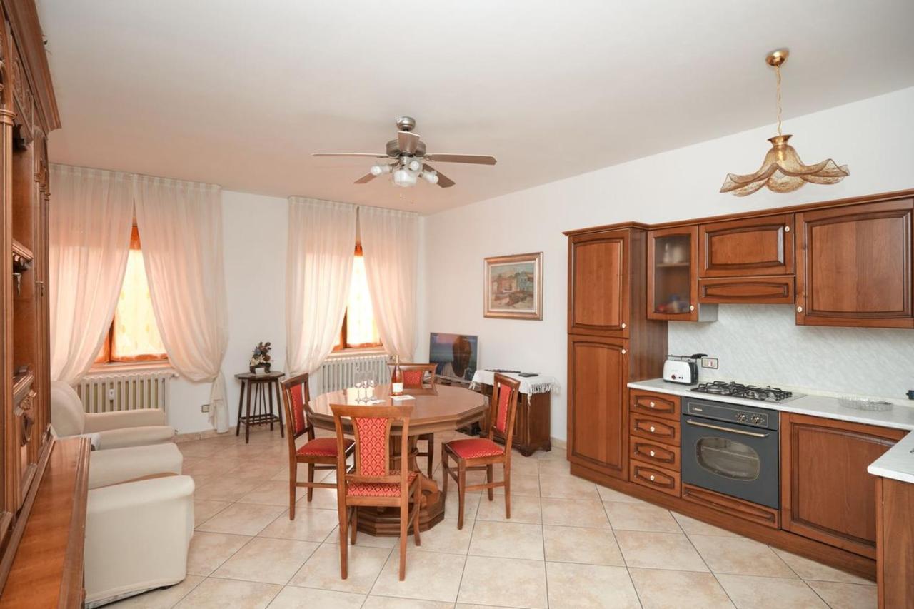 Appartamento Floriana Desenzano del Garda Esterno foto