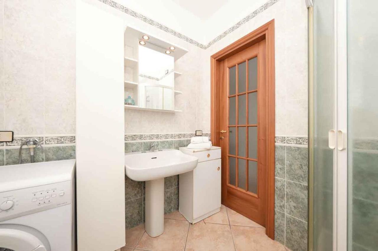 Appartamento Floriana Desenzano del Garda Esterno foto