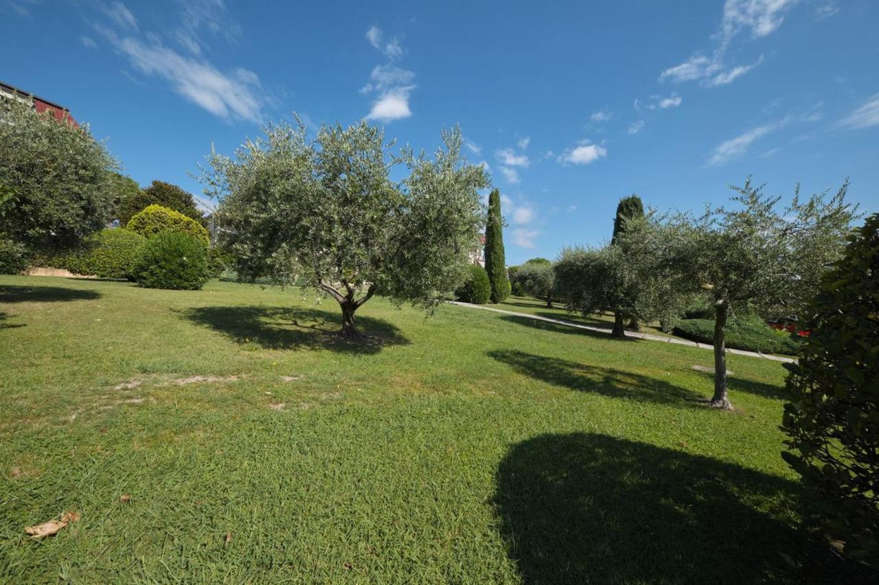 Appartamento Floriana Desenzano del Garda Esterno foto