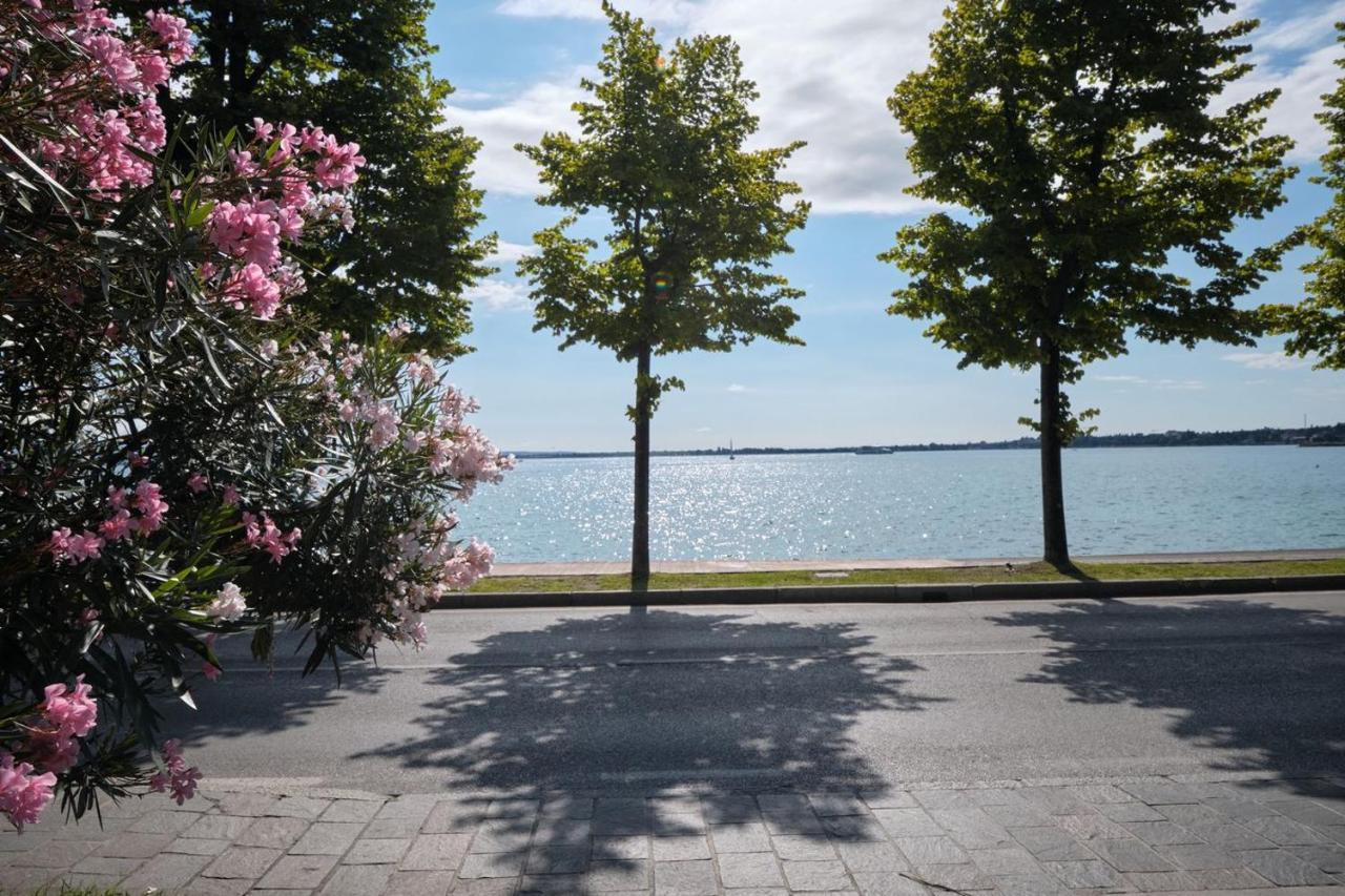 Appartamento Floriana Desenzano del Garda Esterno foto