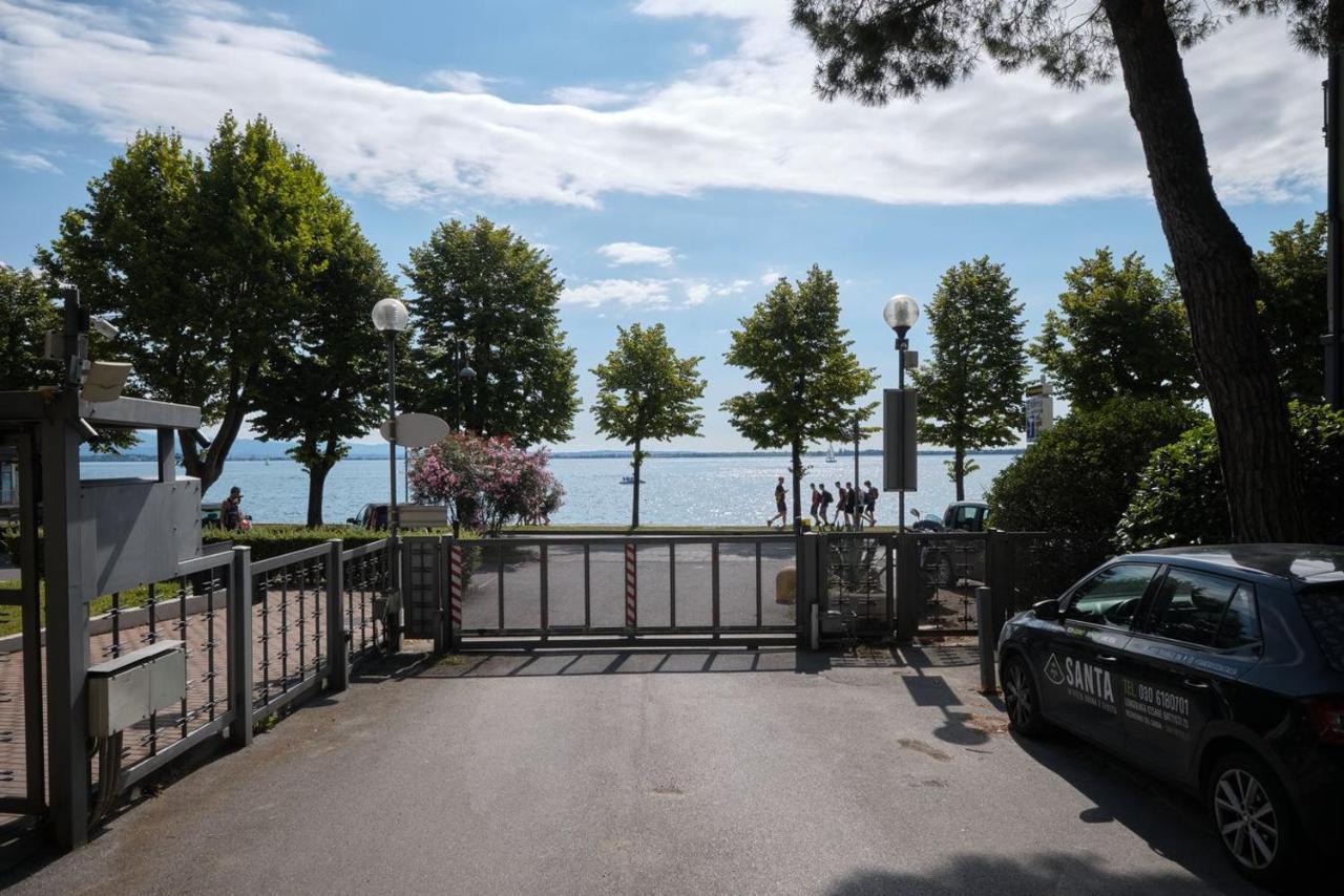 Appartamento Floriana Desenzano del Garda Esterno foto